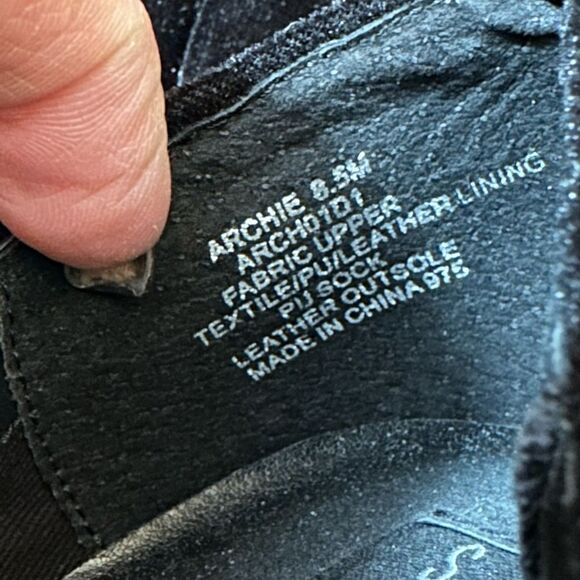 Black Velvet Studded Slip On Shoe by Steve Madden / Women's 8.5M - Picture 6 of 8